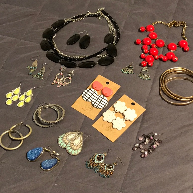 12+ Pieces Of Earrings/Necklaces